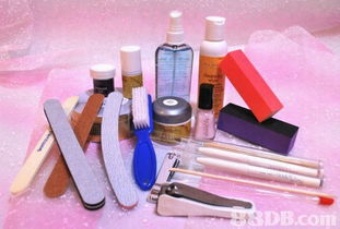 專業美甲服務與培訓 水晶甲、樹脂甲與配件的完美結合